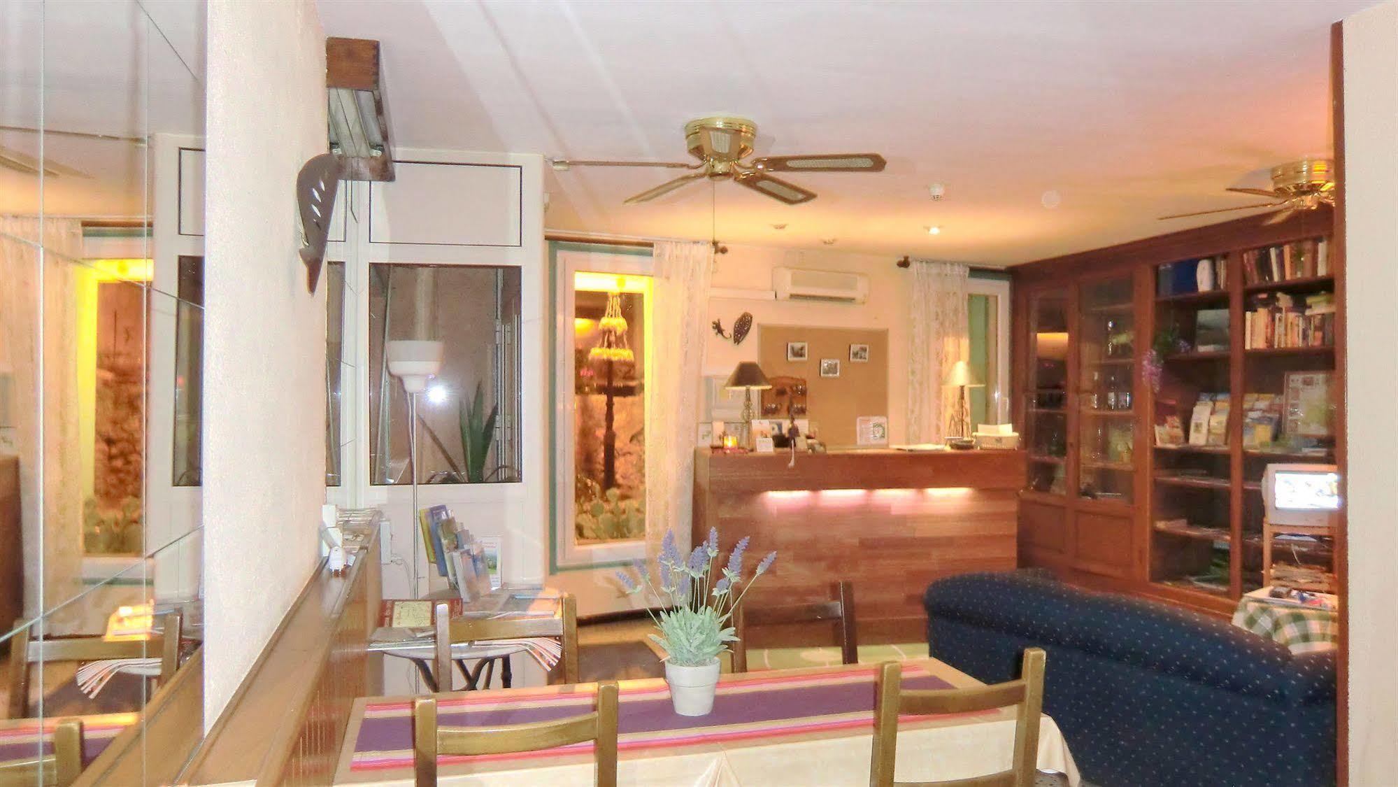 Cit'Hotel Hotel Las Cigalas Villeneuve-lès-Béziers Extérieur photo